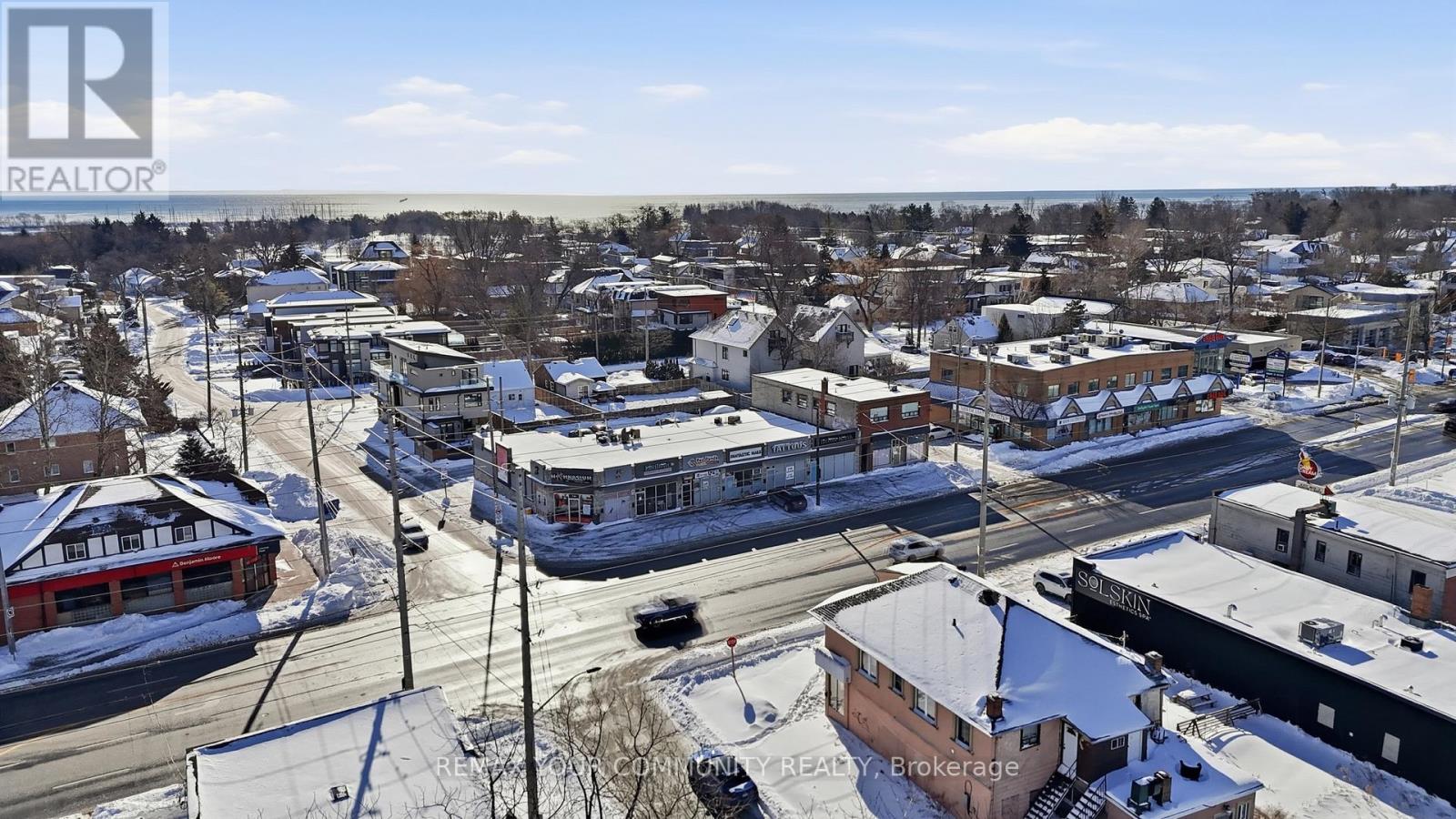 724 Lakeshore Road E, Mississauga, Ontario  L5G 1J6 - Photo 2 - W12687674