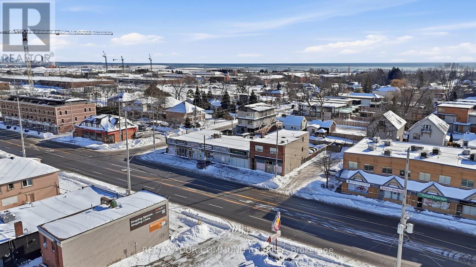 724 Lakeshore Road E, Mississauga, Ontario  L5G 1J6 - Photo 3 - W12687674