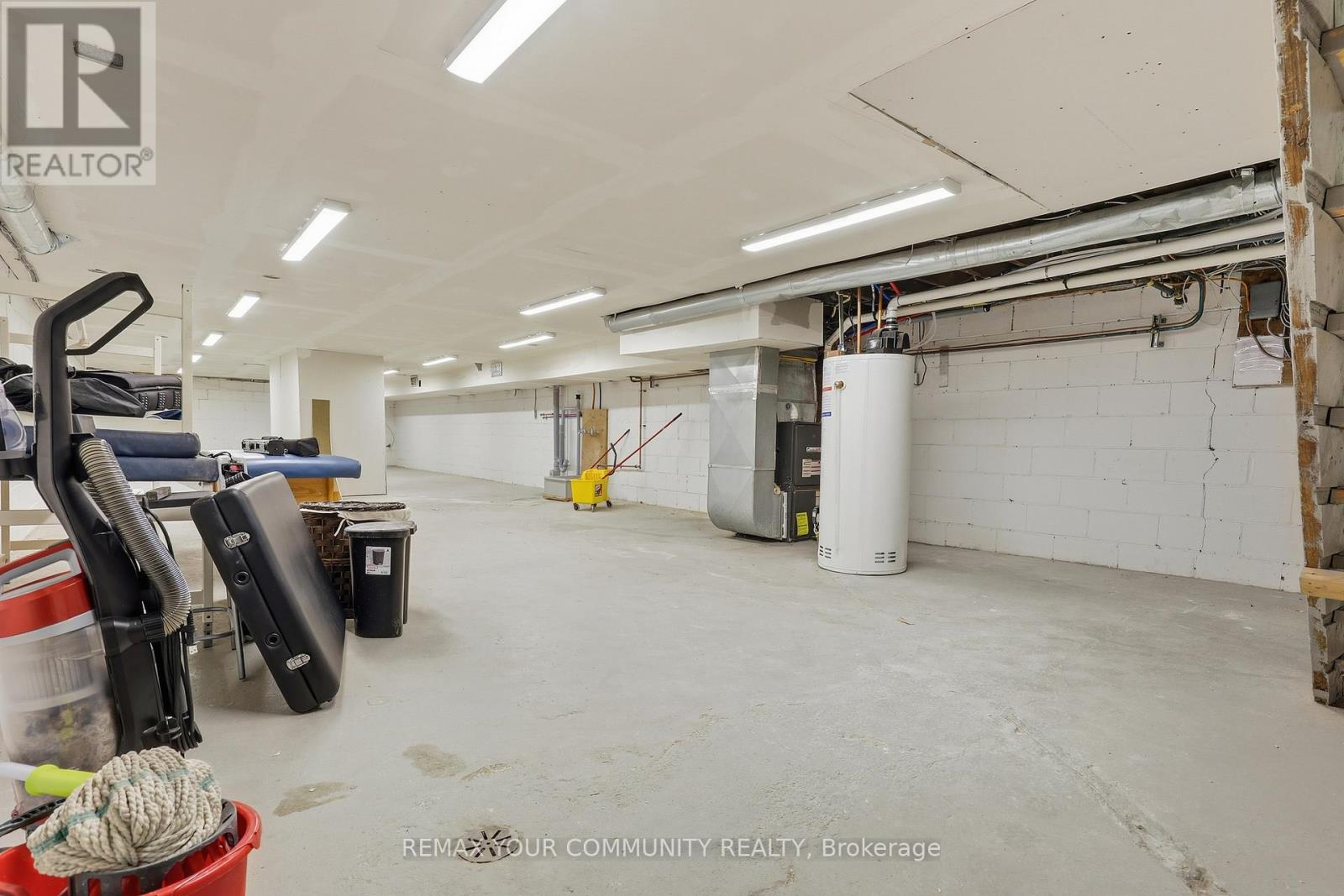 724 Lakeshore Road E, Mississauga, Ontario  L5G 1J6 - Photo 21 - W12687674