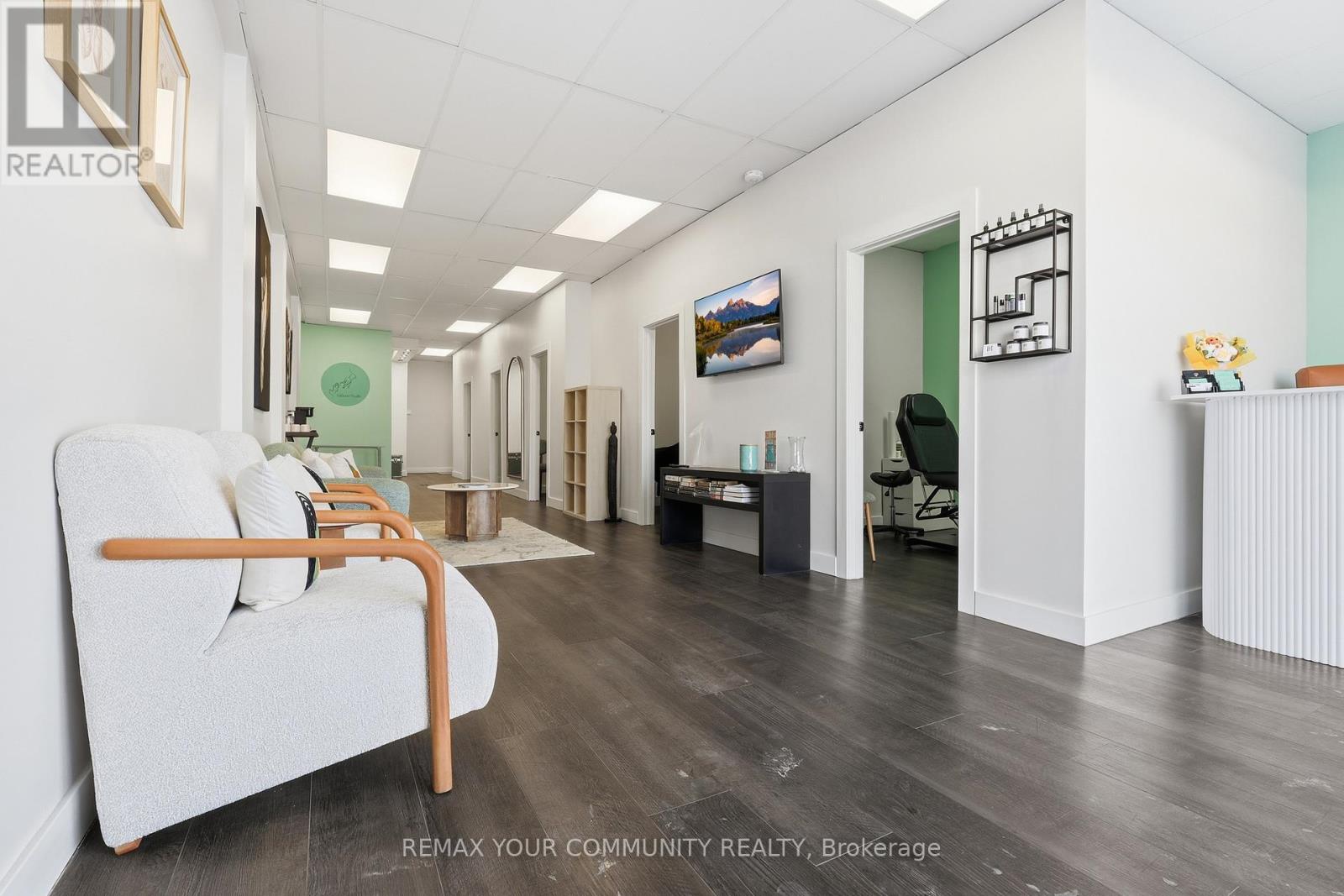 724 Lakeshore Road E, Mississauga, Ontario  L5G 1J6 - Photo 8 - W12687674