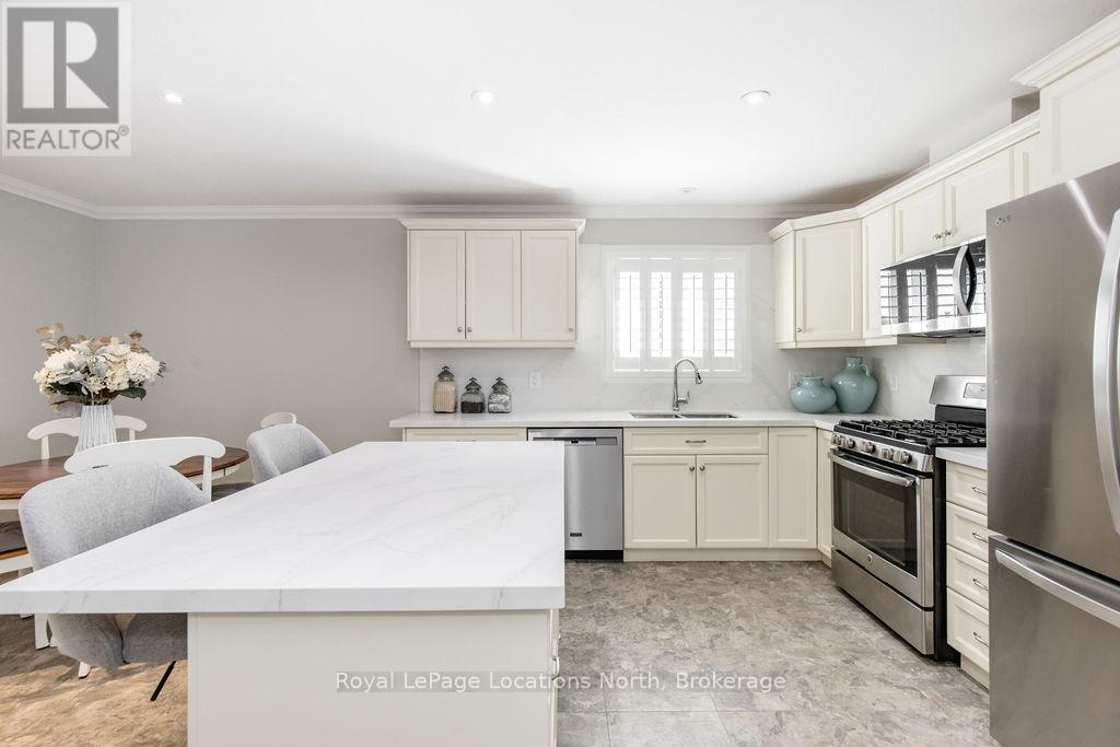 124 New York Avenue, Wasaga Beach, Ontario  L9Z 3A8 - Photo 13 - S12749656