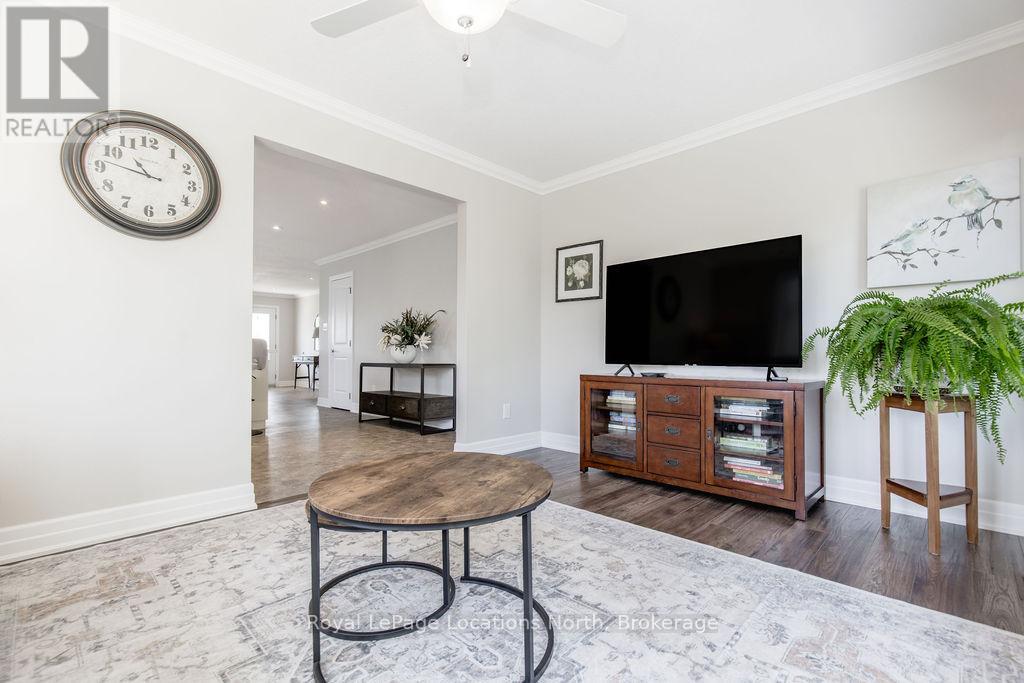 124 New York Avenue, Wasaga Beach, Ontario  L9Z 3A8 - Photo 18 - S12749656