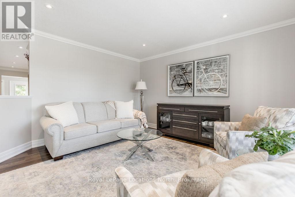 124 New York Avenue, Wasaga Beach, Ontario  L9Z 3A8 - Photo 6 - S12749656