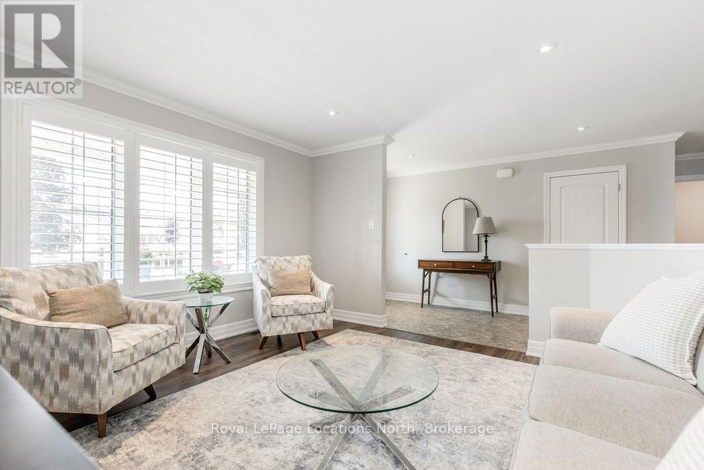 124 New York Avenue, Wasaga Beach, Ontario  L9Z 3A8 - Photo 7 - S12749656