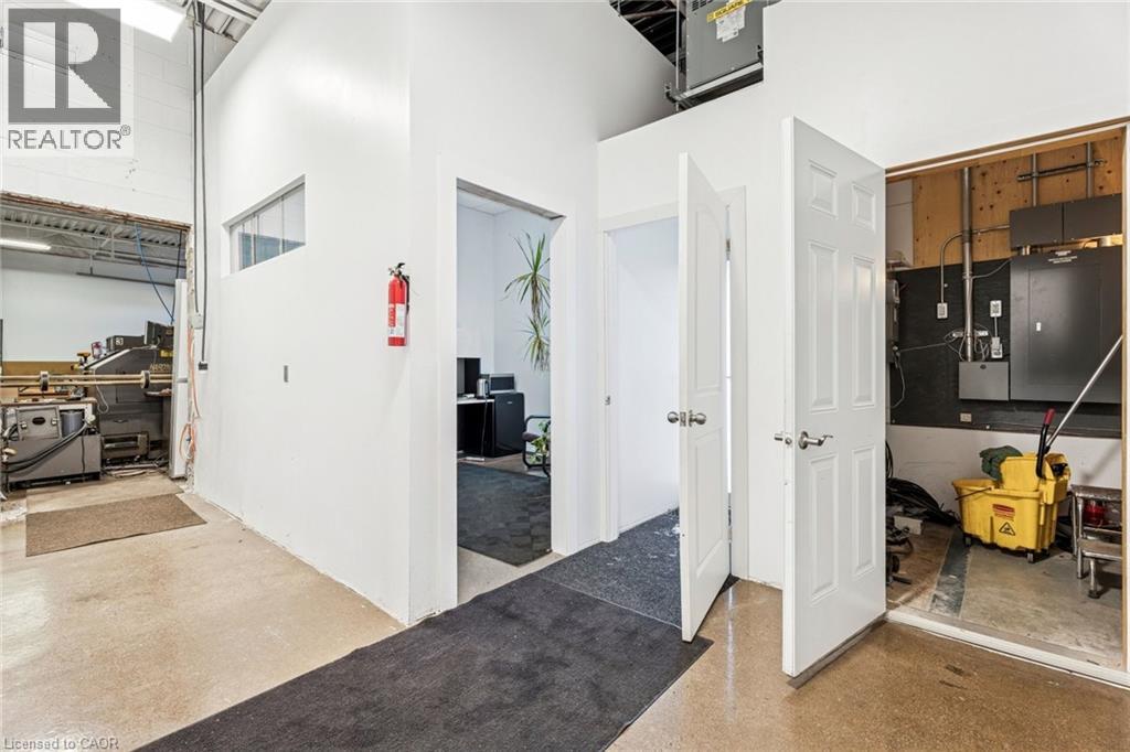 1810 E Barton Street E, Hamilton, Ontario  L8H 2Y6 - Photo 6 - 40801478