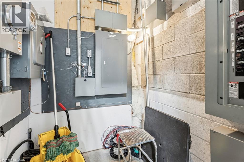 1810 E Barton Street E, Hamilton, Ontario  L8H 2Y6 - Photo 15 - 40801418