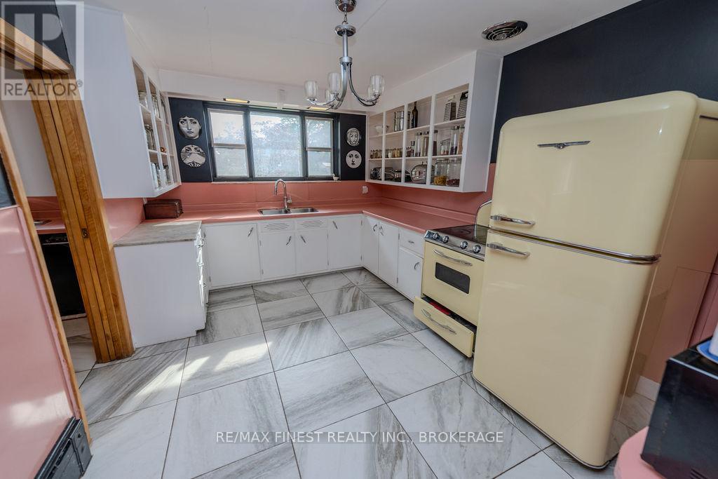 10 Brant Avenue, Kingston, Ontario  K7K 4V1 - Photo 10 - X12749612