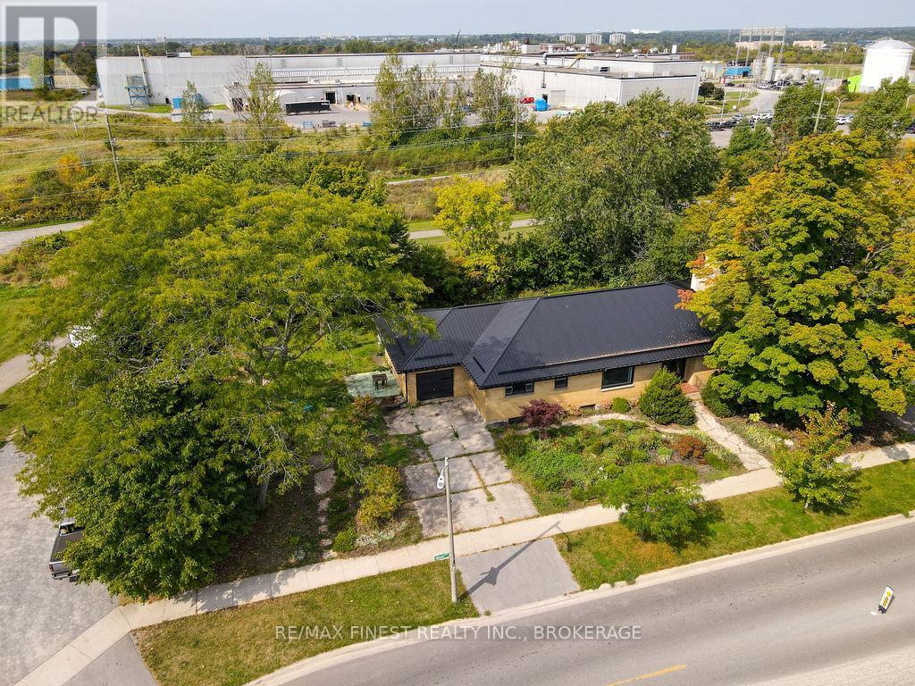 10 Brant Avenue, Kingston, Ontario  K7K 4V1 - Photo 3 - X12749612