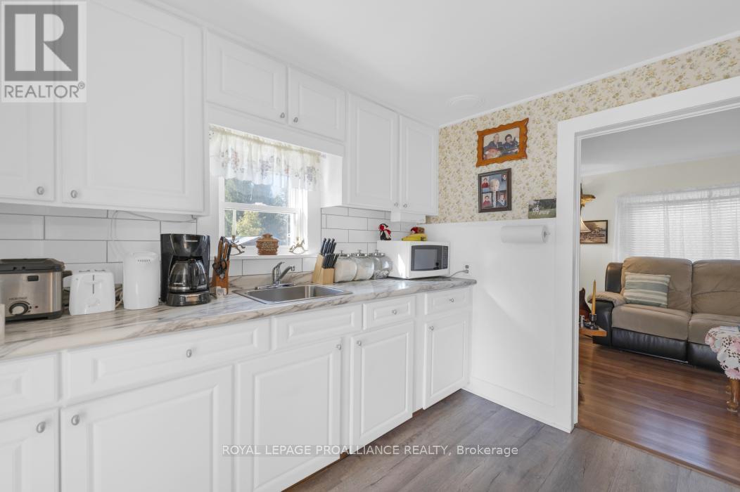 36 Jones Street, Addington Highlands, Ontario  K0H 1P0 - Photo 11 - X12749564