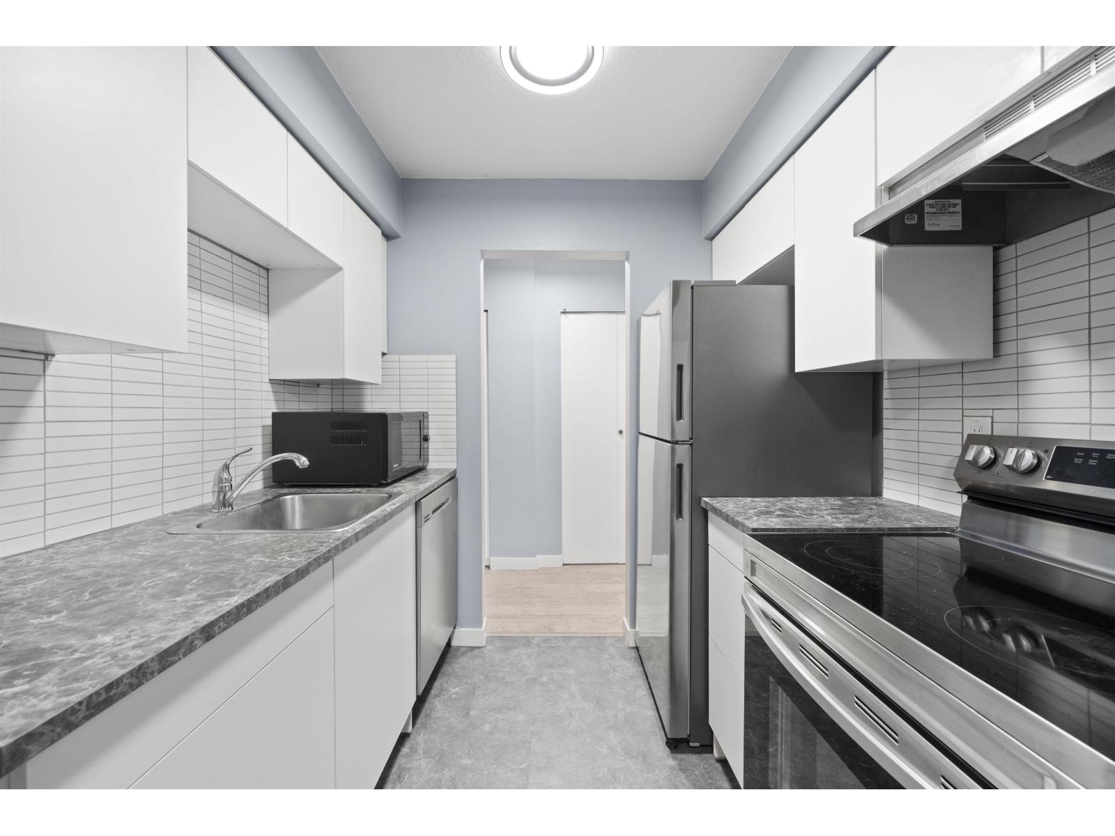 110 15238 100 Avenue, Surrey, British Columbia  V3R 7T9 - Photo 10 - R3085366