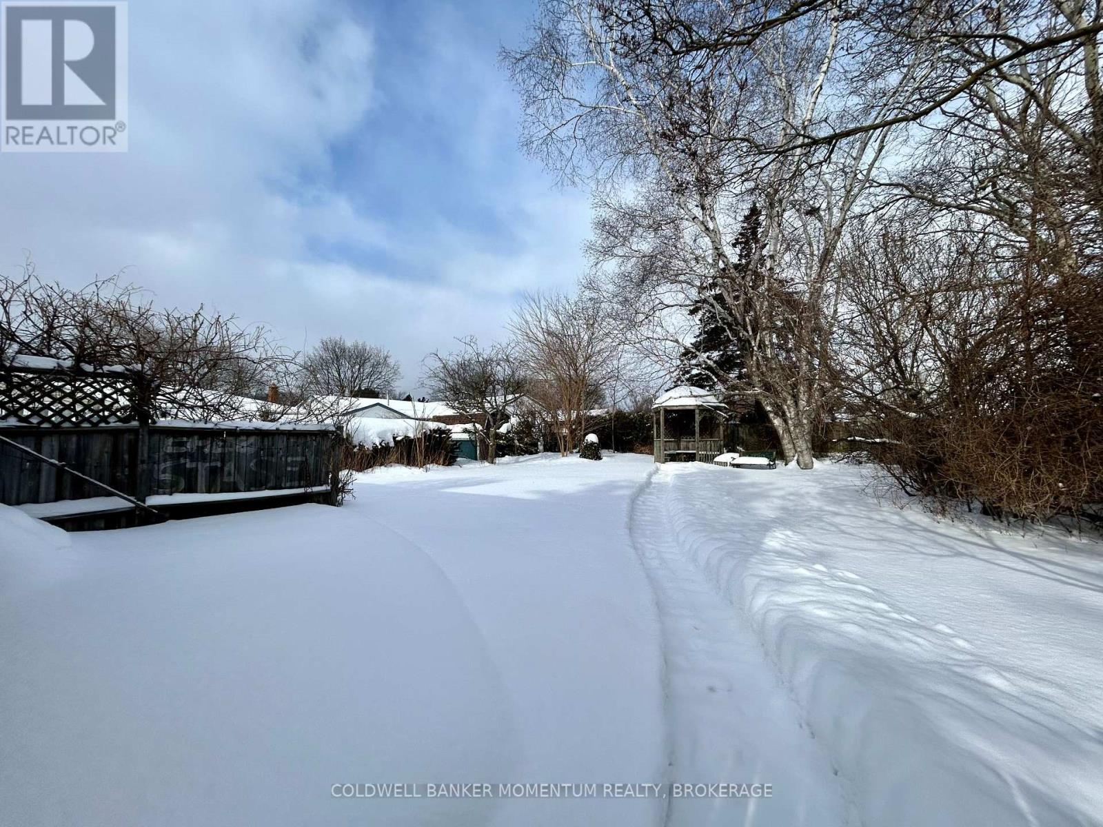 3 Island Road, St. Catharines, Ontario  L2M 4B5 - Photo 4 - X12749546