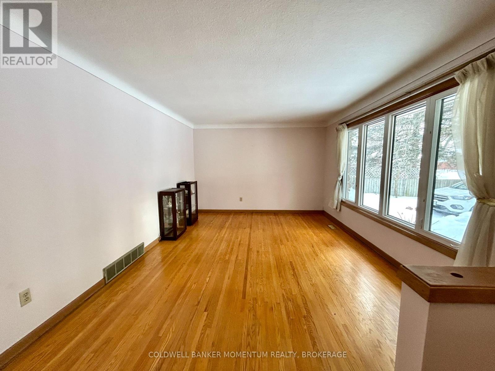 3 Island Road, St. Catharines, Ontario  L2M 4B5 - Photo 7 - X12749546