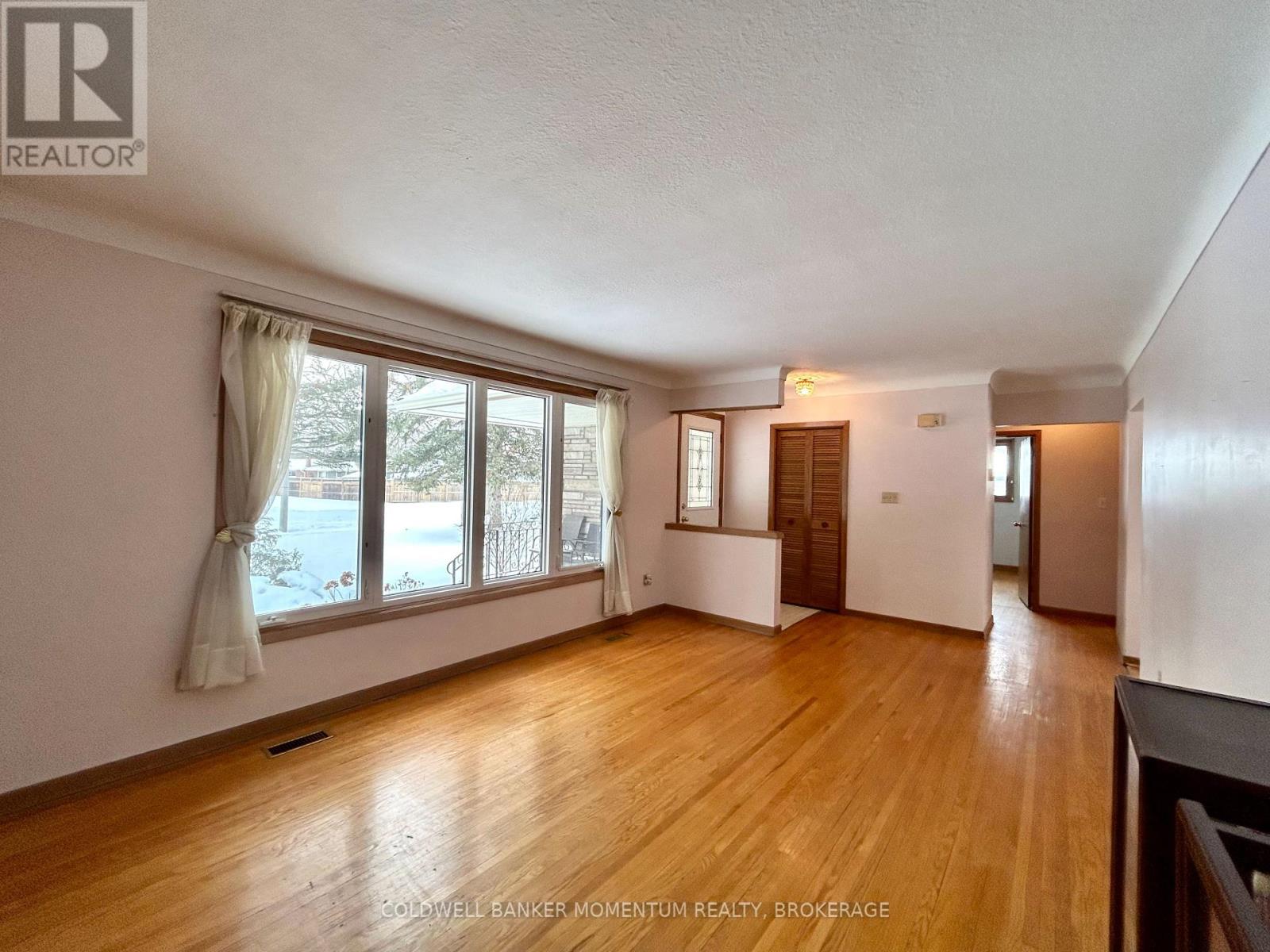 3 Island Road, St. Catharines, Ontario  L2M 4B5 - Photo 9 - X12749546