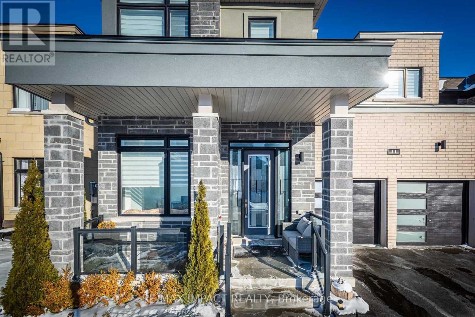 11 Larkin Lane, Clarington, Ontario  L1C 4A7 - Photo 4 - E12749506