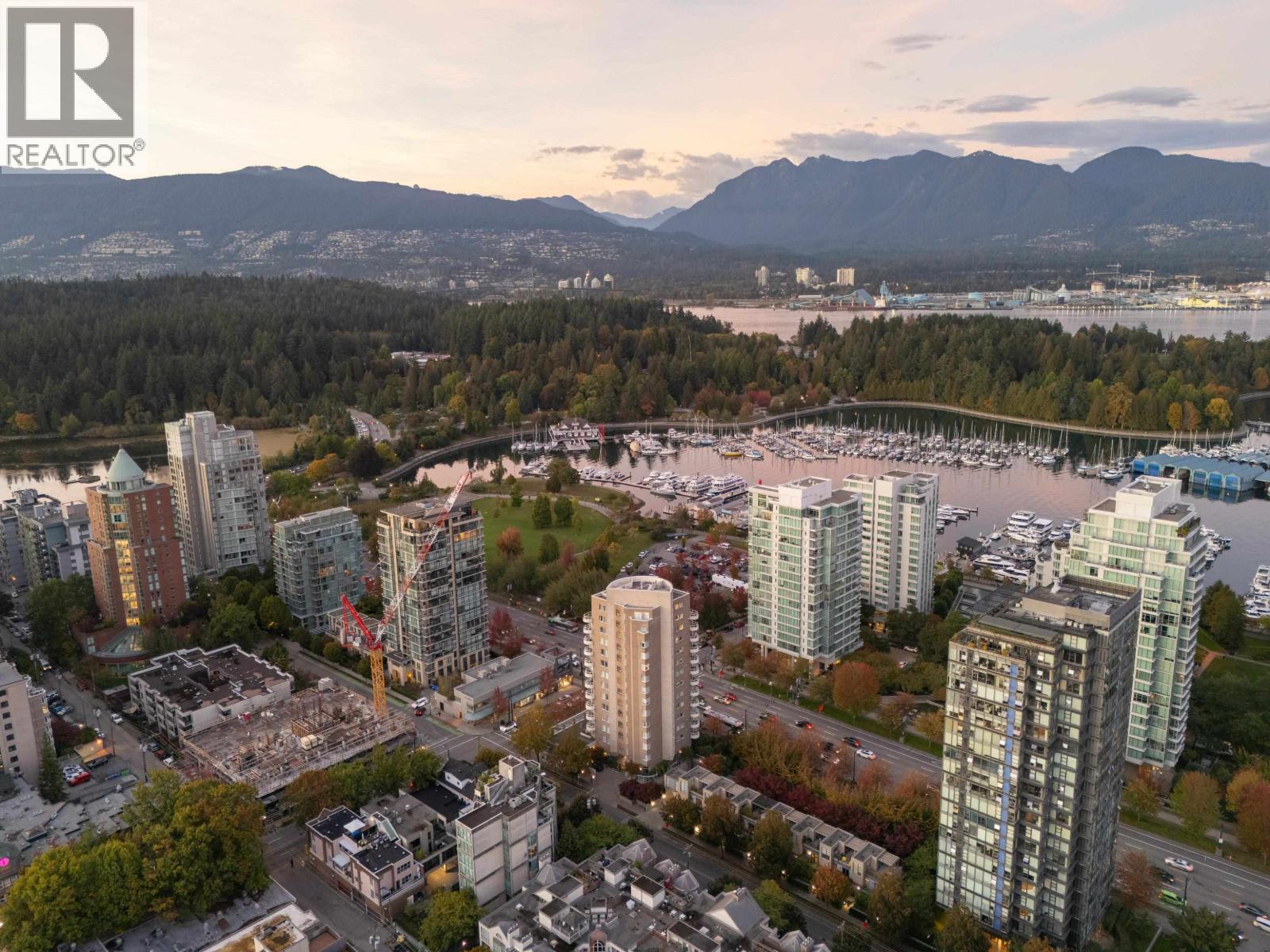 201 1788 W Georgia Street, Vancouver, British Columbia  V6G 2V7 - Photo 38 - R3085263