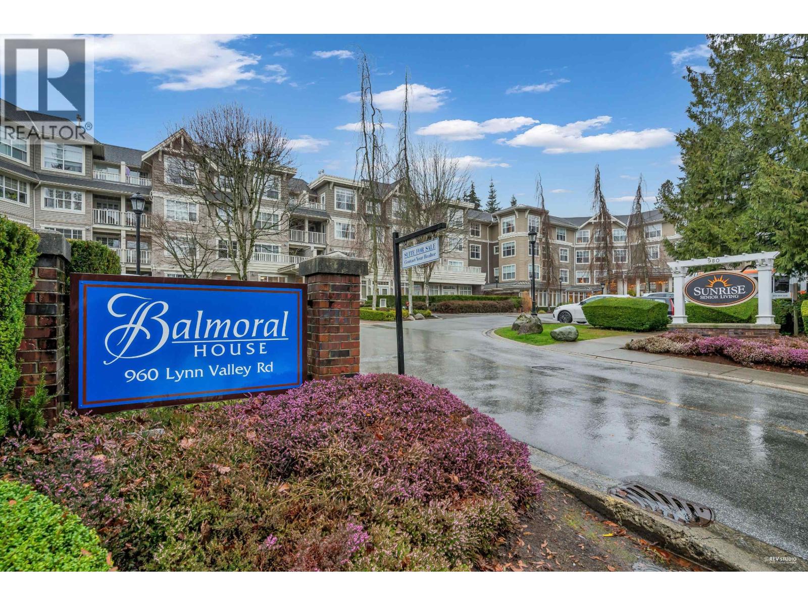 202 960 Lynn Valley Road, North Vancouver, British Columbia  V7J 3V6 - Photo 2 - R3085280