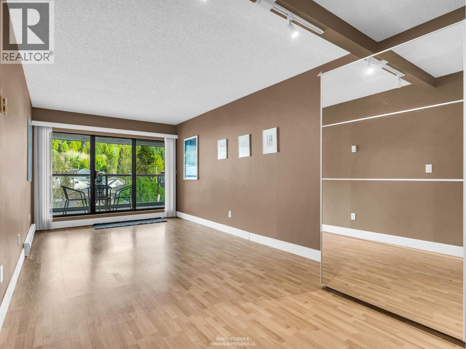 203 4323 Gallant Avenue, North Vancouver, British Columbia  V7G 2C1 - Photo 7 - R3085281