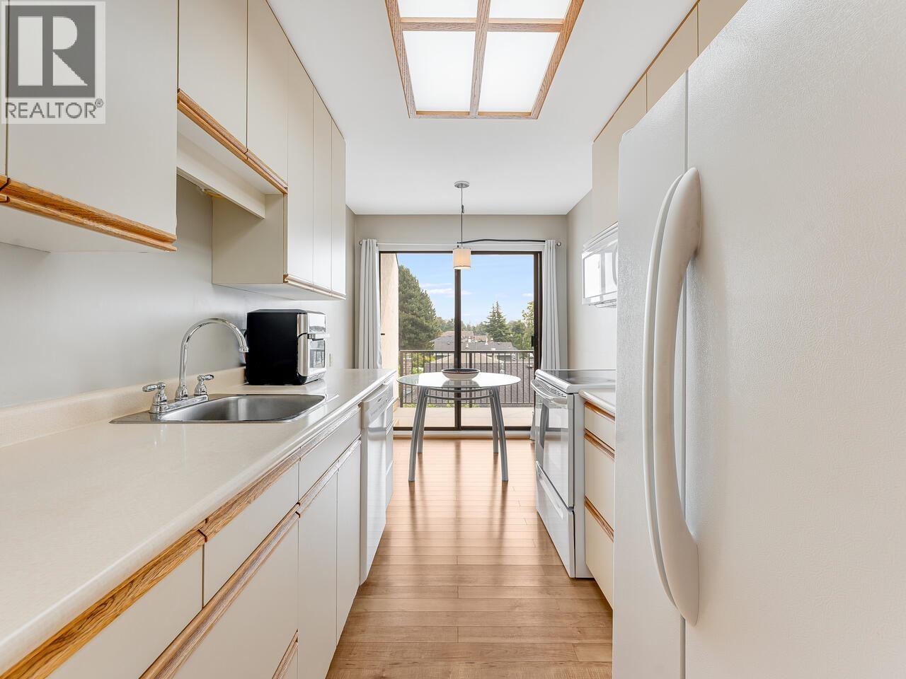 305 8760 No. 1 Road, Richmond, British Columbia  V7C 4L5 - Photo 2 - R3085283