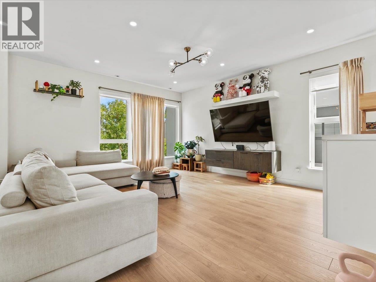 66 3597 Malsum Drive, North Vancouver, British Columbia  V7G 0B2 - Photo 1 - R3085291