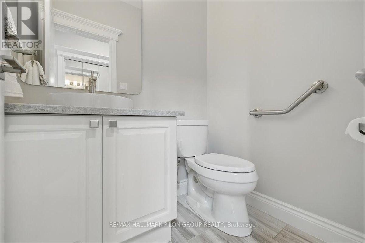 6373 Radisson Way, Ottawa, Ontario  K1C 2Z9 - Photo 17 - X12456005