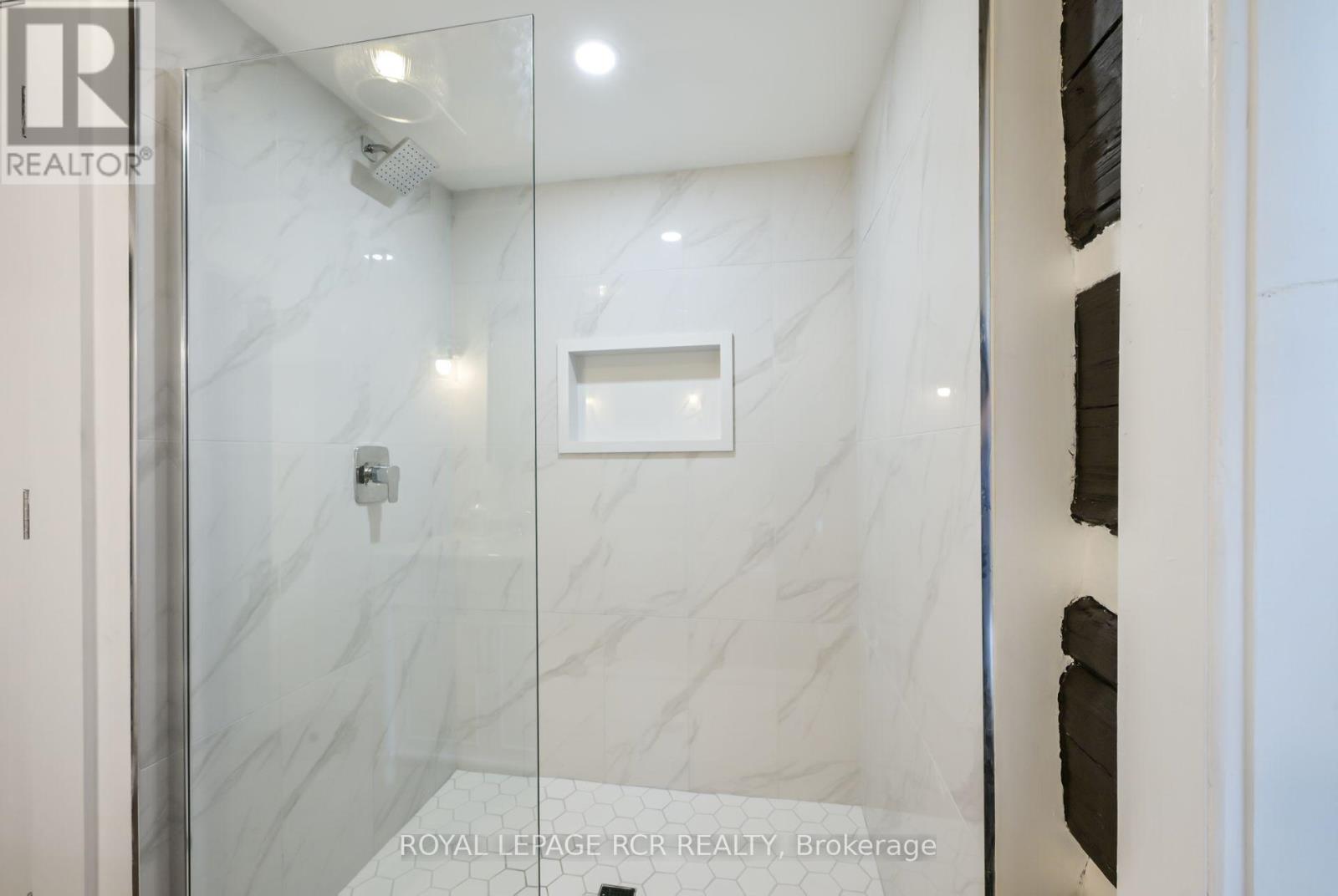 1762 Queen Street, Caledon, Ontario  L7K 2N6 - Photo 21 - W12429238