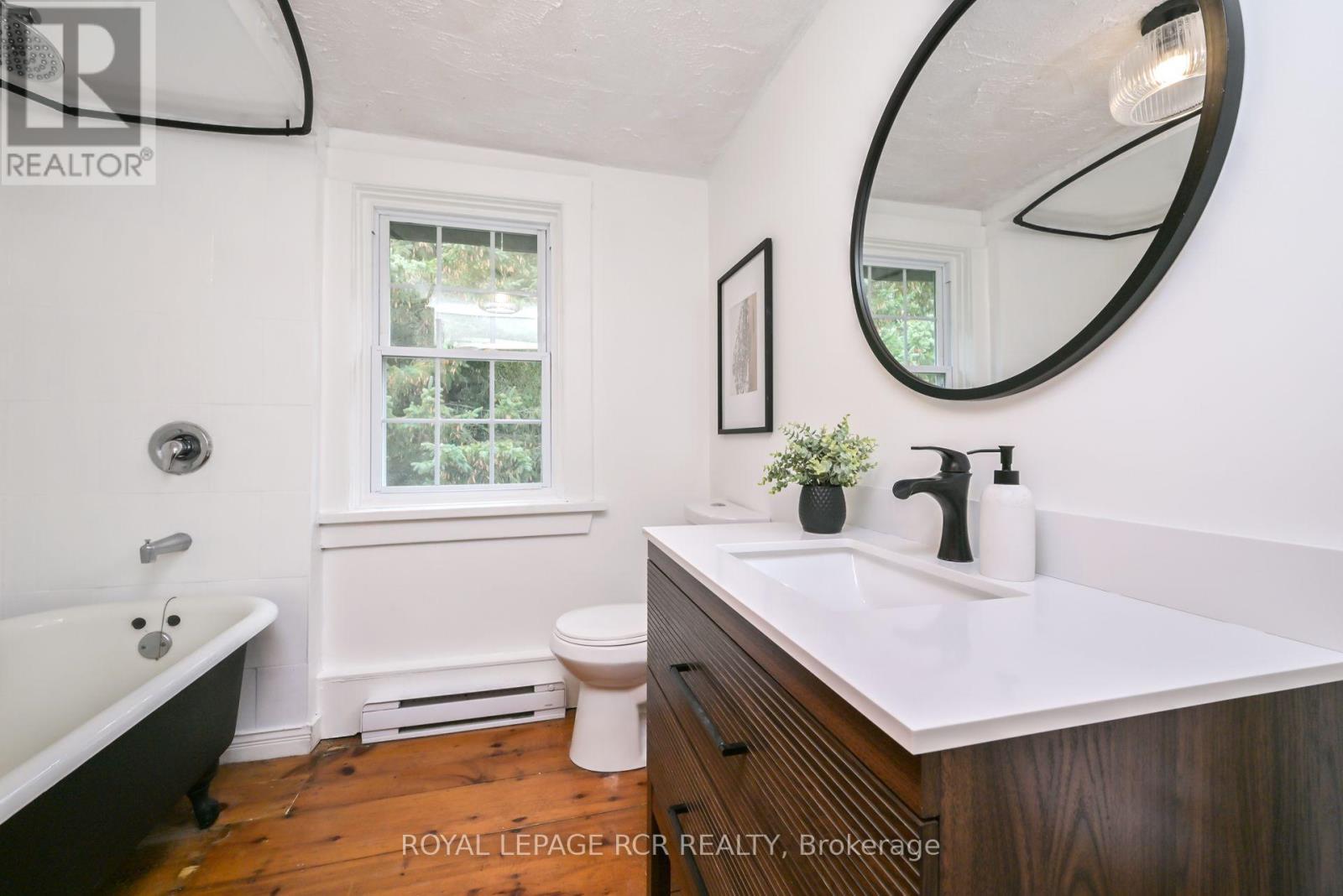 1762 Queen Street, Caledon, Ontario  L7K 2N6 - Photo 24 - W12429238