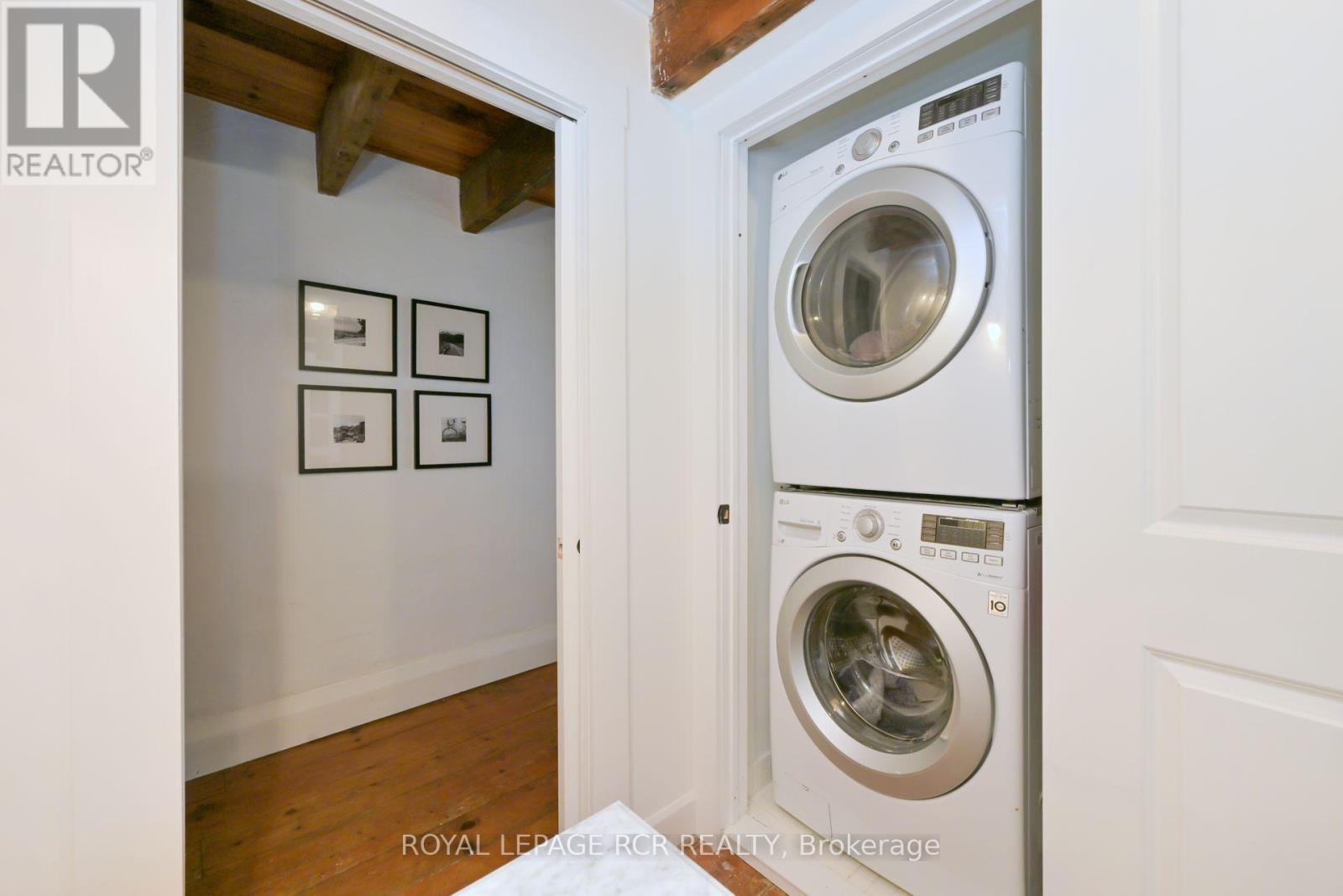 1762 Queen Street, Caledon, Ontario  L7K 2N6 - Photo 19 - W12429238