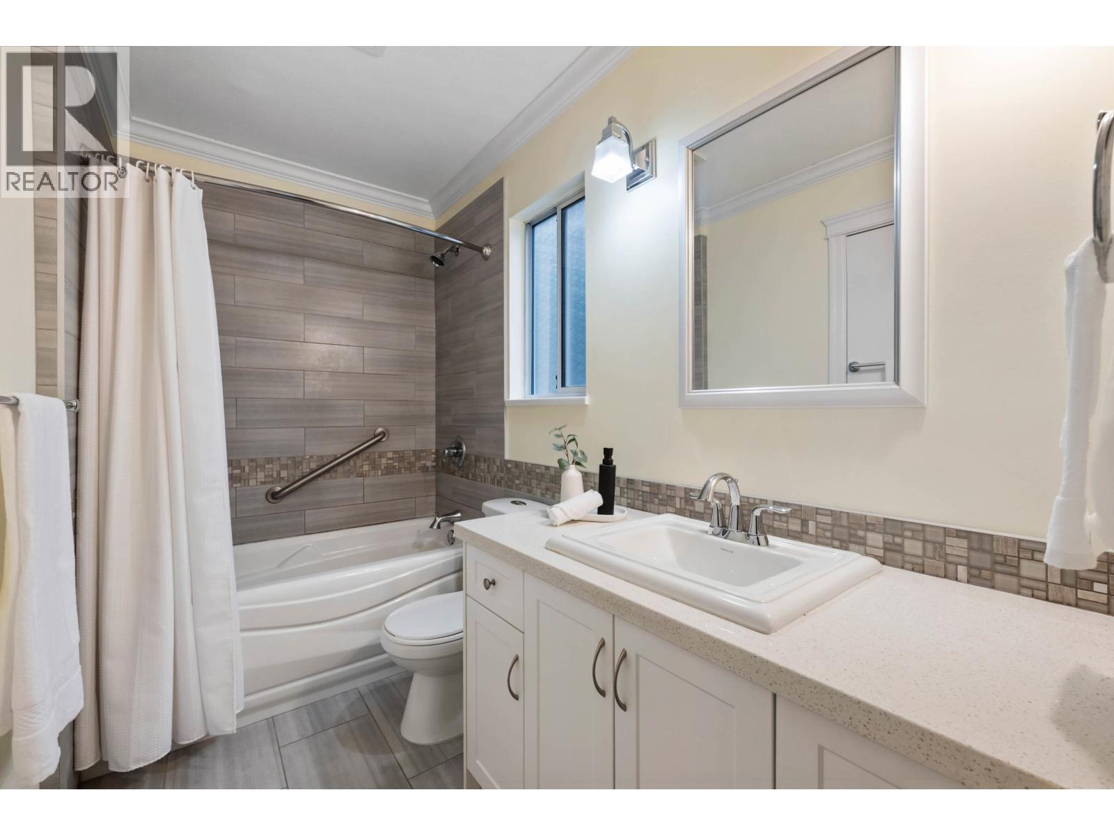 24813 122 Avenue, Maple Ridge, British Columbia  V4R 1Z8 - Photo 15 - R3085317