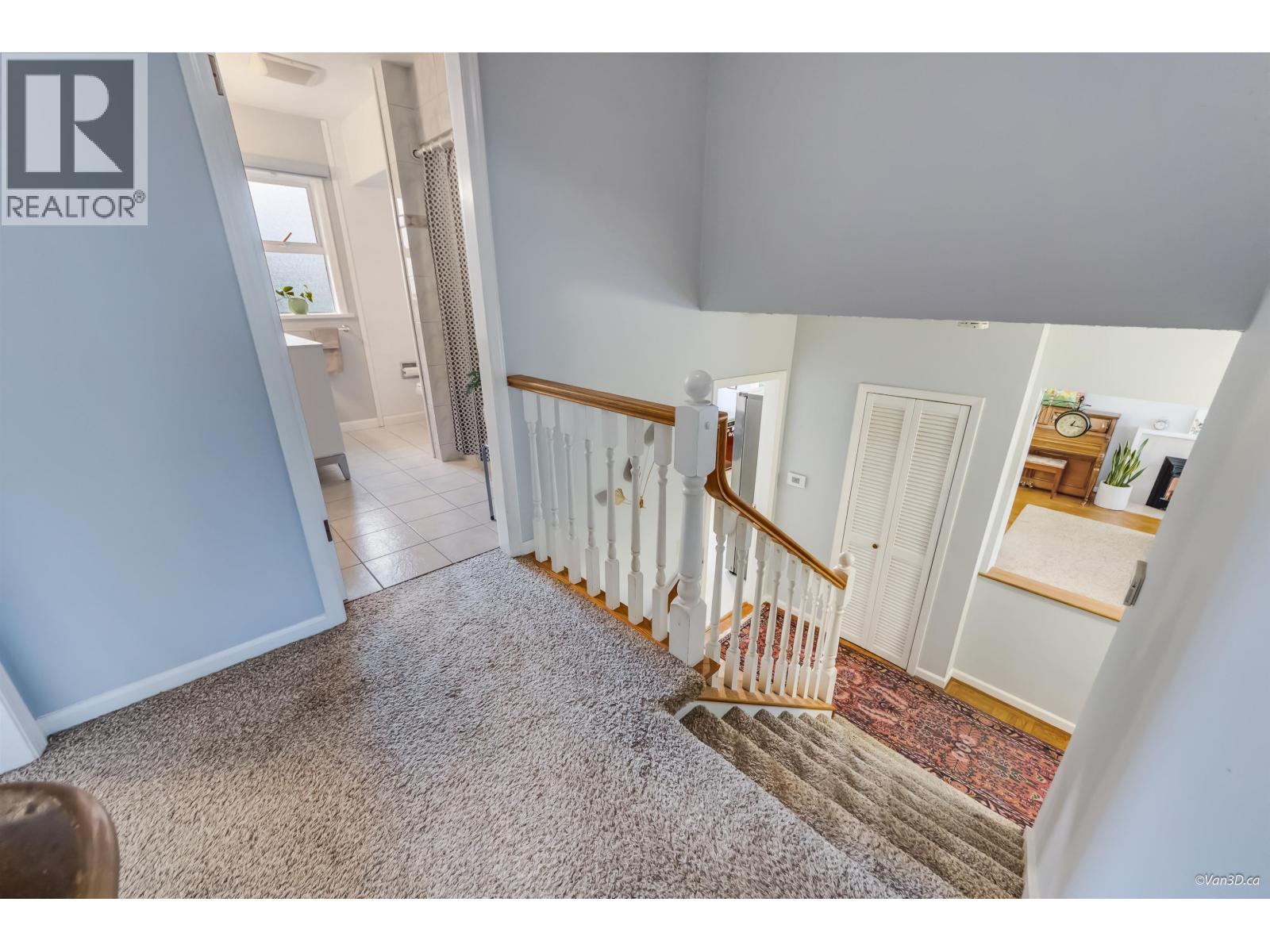 3020 Thorncliffe Drive, North Vancouver, British Columbia  V7R 2T1 - Photo 11 - R3085325