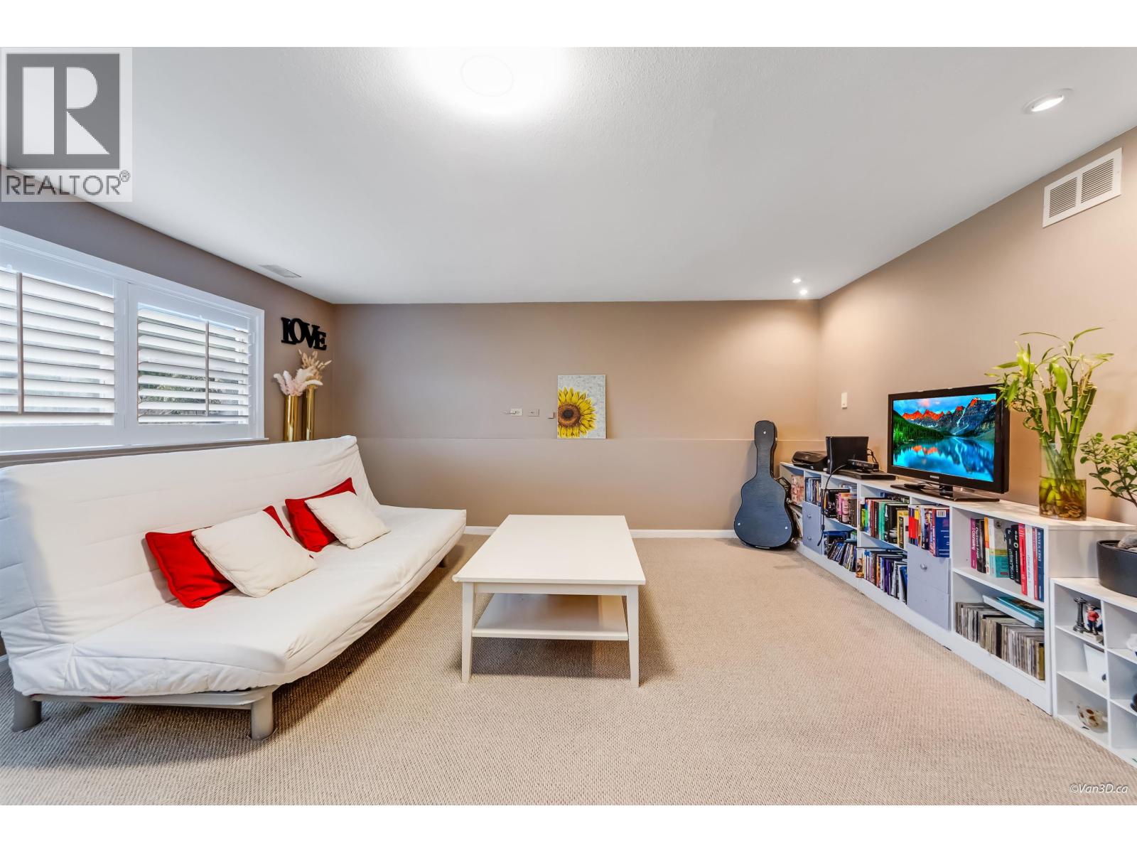 3020 Thorncliffe Drive, North Vancouver, British Columbia  V7R 2T1 - Photo 16 - R3085325