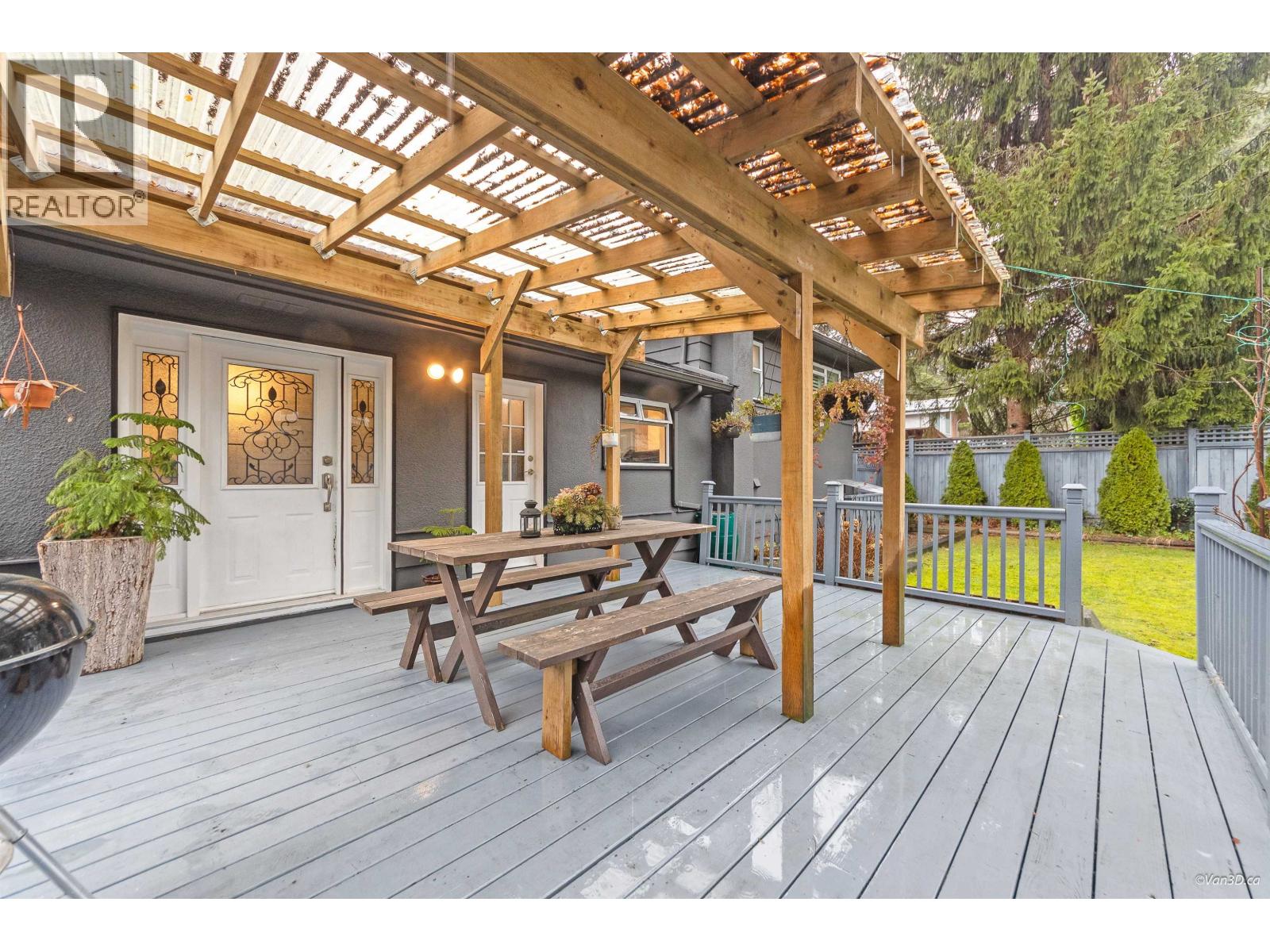 3020 Thorncliffe Drive, North Vancouver, British Columbia  V7R 2T1 - Photo 27 - R3085325