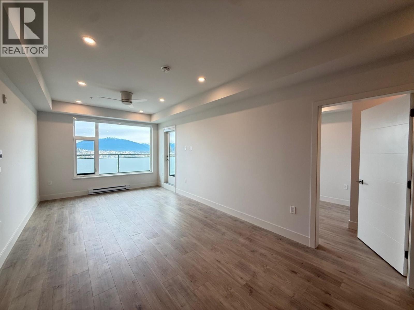 608 6479 Selma Avenue, Vancouver, British Columbia  V5H 3R4 - Photo 1 - R3085313