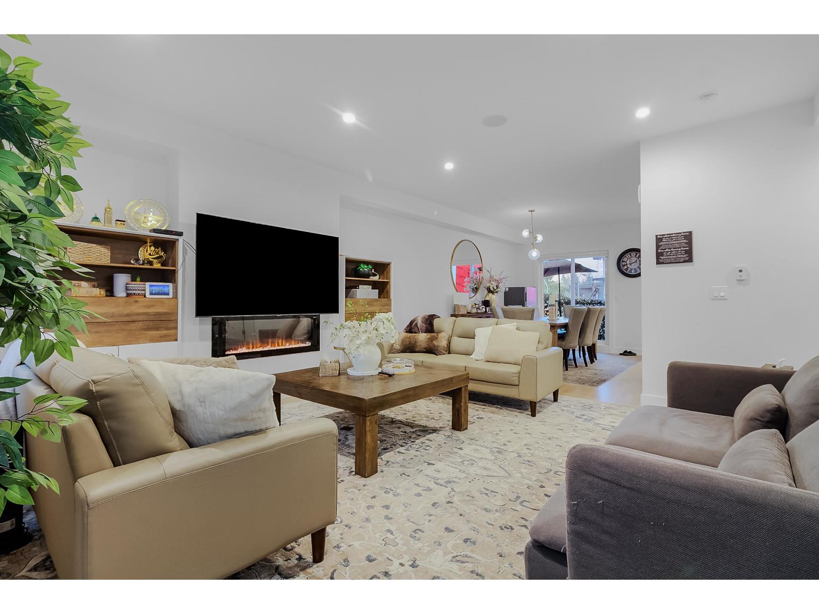 3 8140 166 STREET, Surrey, British Columbia