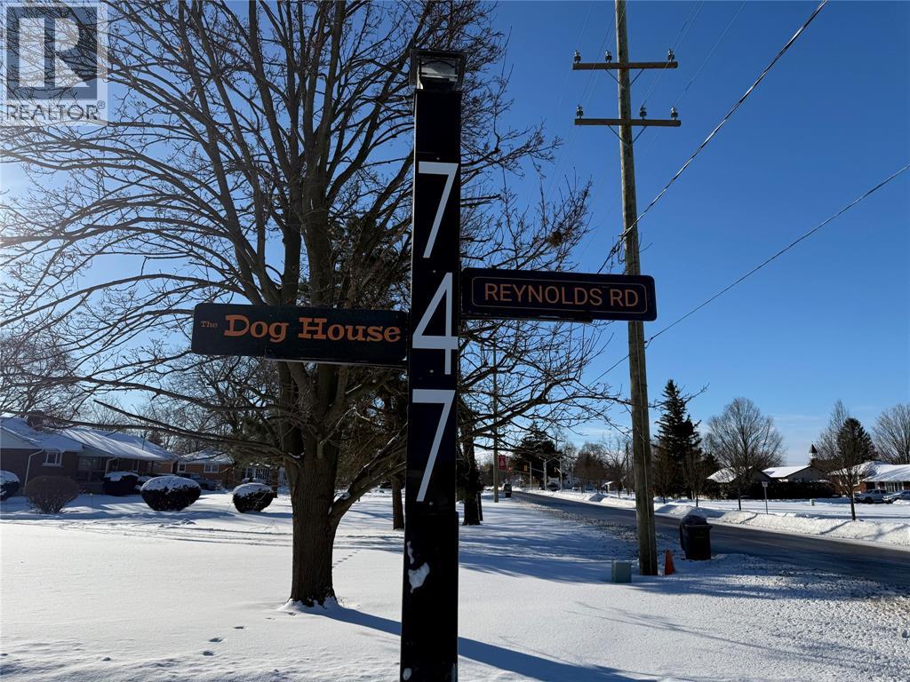 747 Broadway Street, Plympton-Wyoming, Ontario  N0N 1T0 - Photo 48 - 26002353