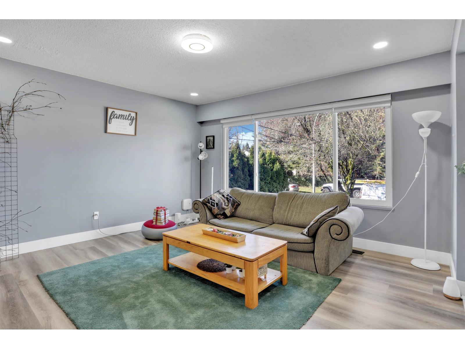 9024 123a Street, Surrey, British Columbia  V3V 6K3 - Photo 3 - R3085146