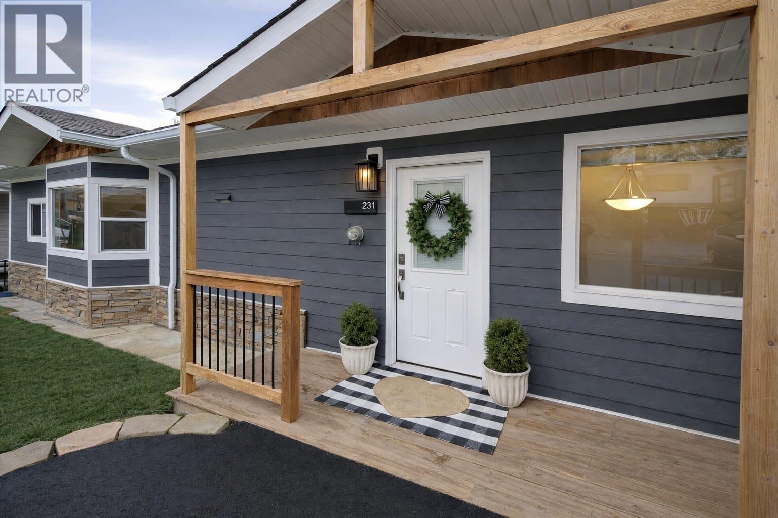 231 6th Avenue N, Creston, British Columbia  V0B 1G3 - Photo 2 - 10374429