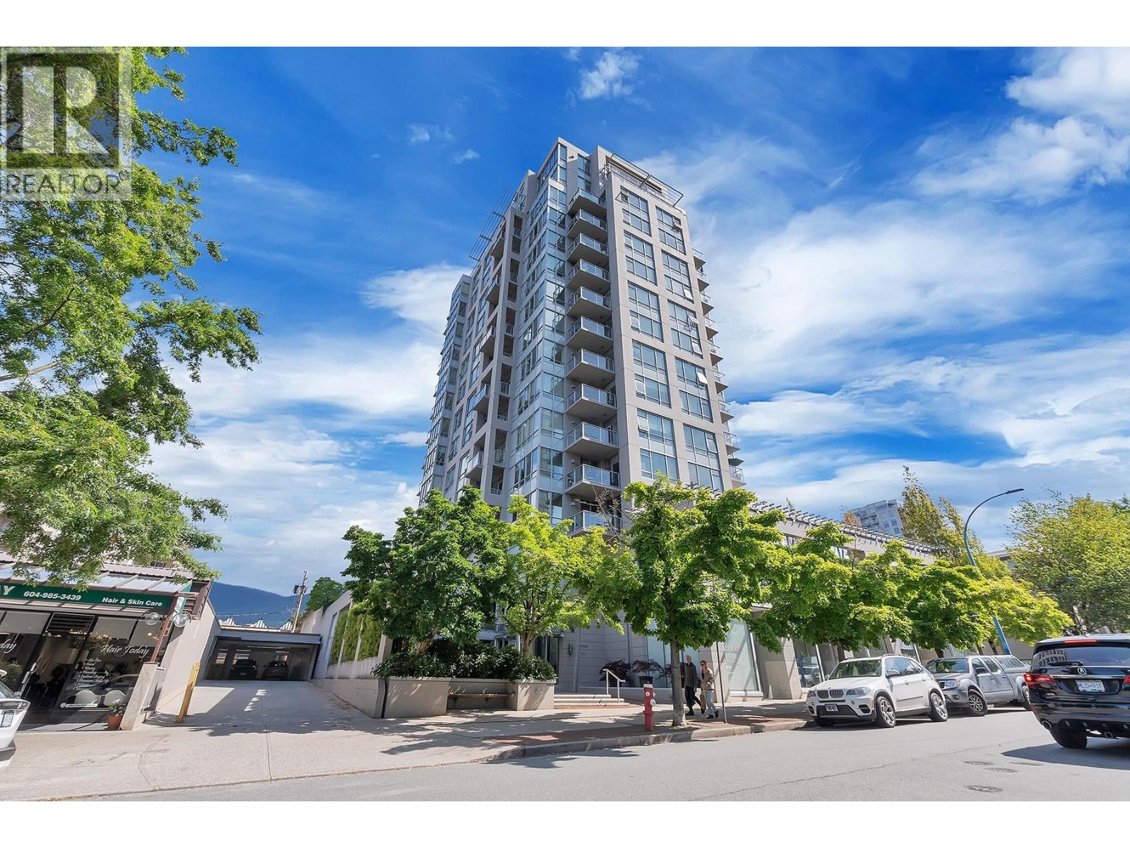 1403 120 W 16TH STREET, North Vancouver, British Columbia