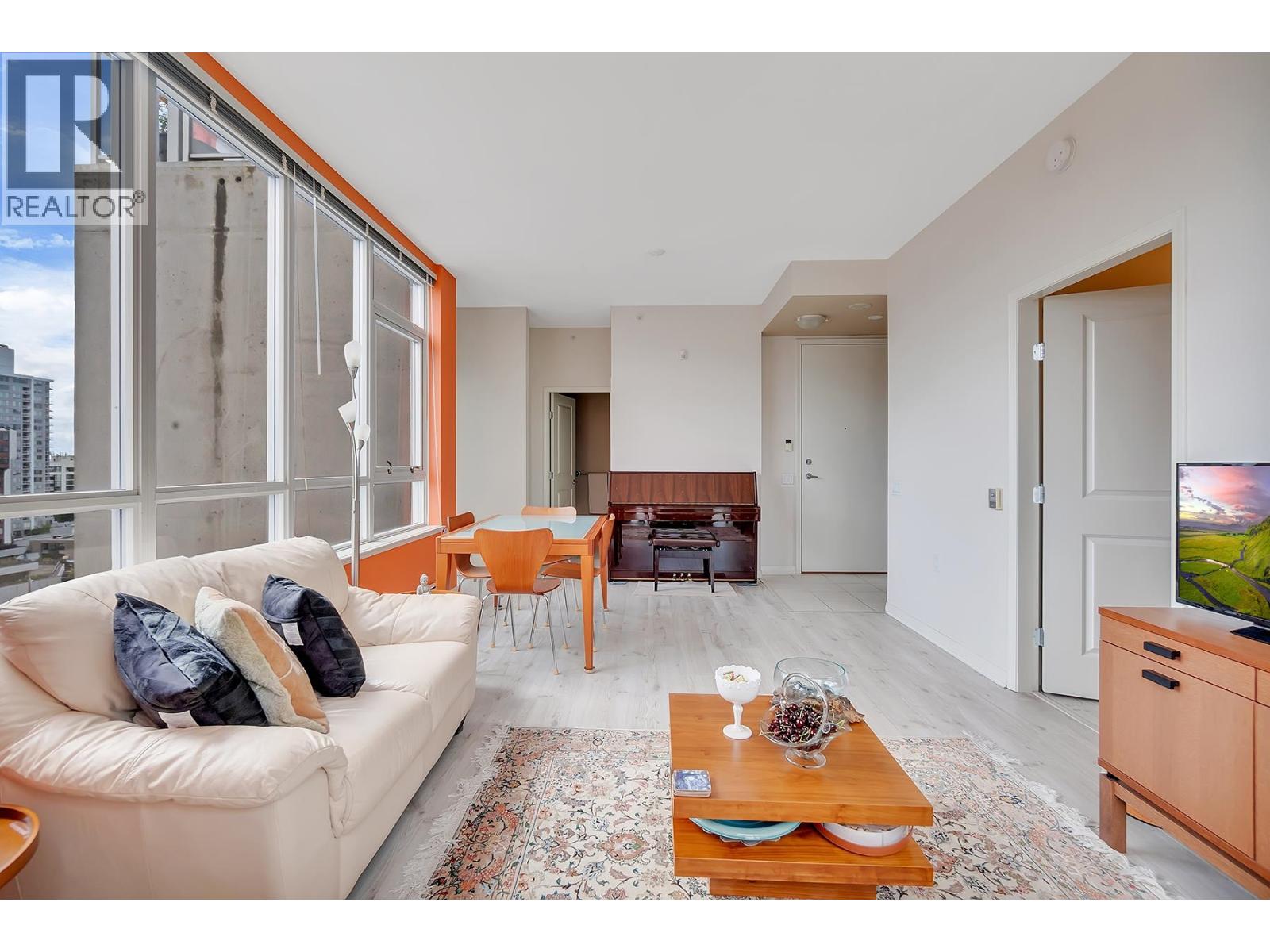 1403 120 W 16th Street, North Vancouver, British Columbia  V7M 3N6 - Photo 6 - R3085286