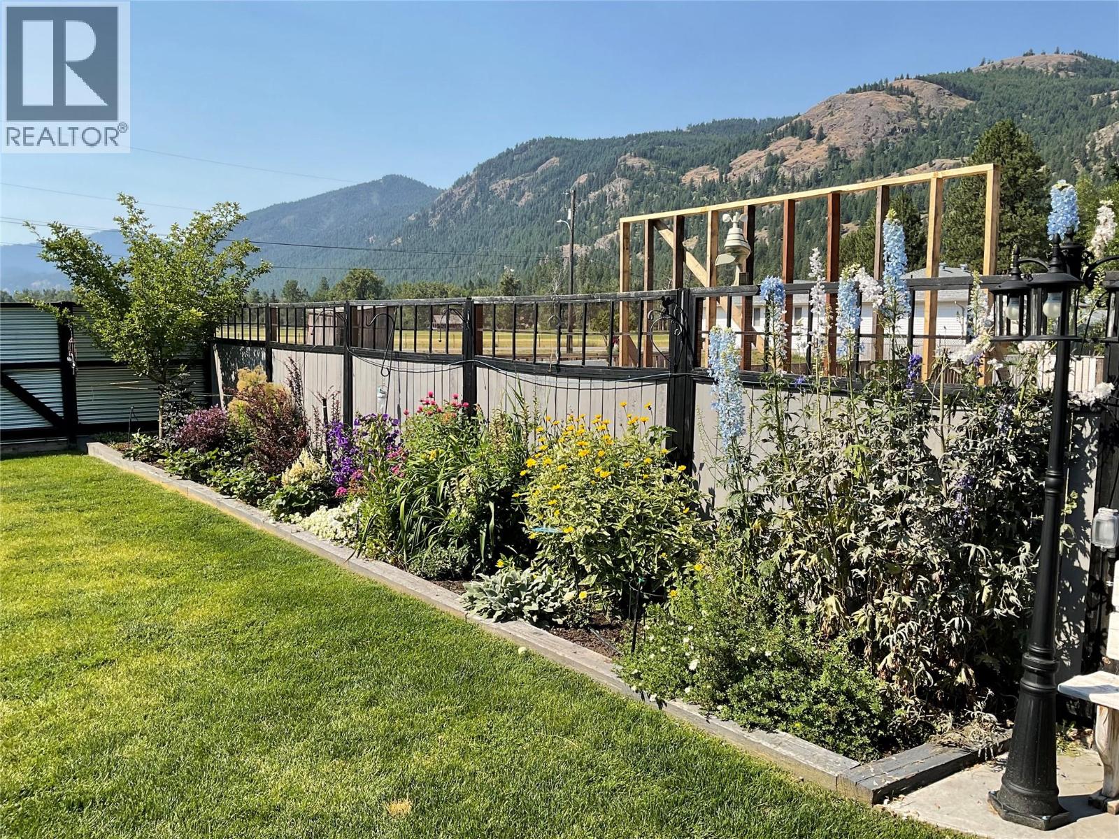 324 Hartland Avenue, Midway, British Columbia  V0H 1M0 - Photo 14 - 10374571