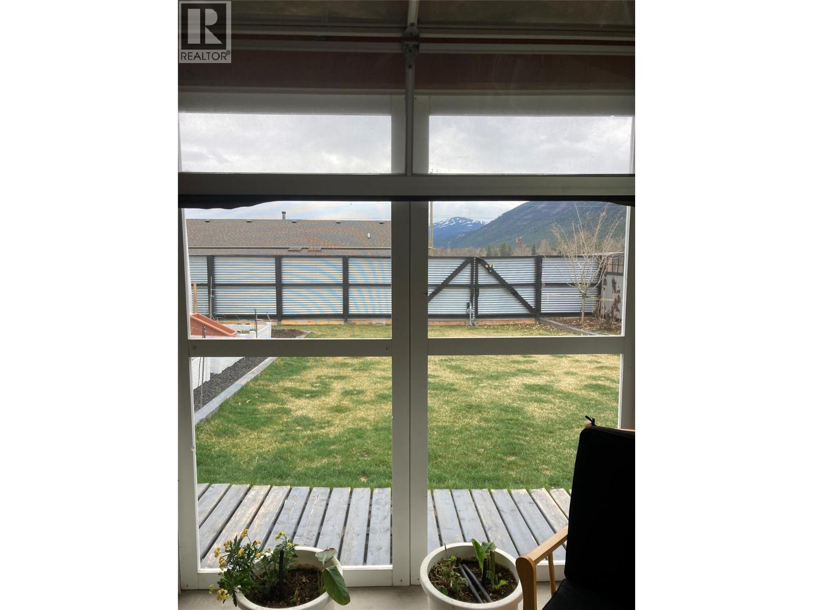 324 Hartland Avenue, Midway, British Columbia  V0H 1M0 - Photo 30 - 10374571