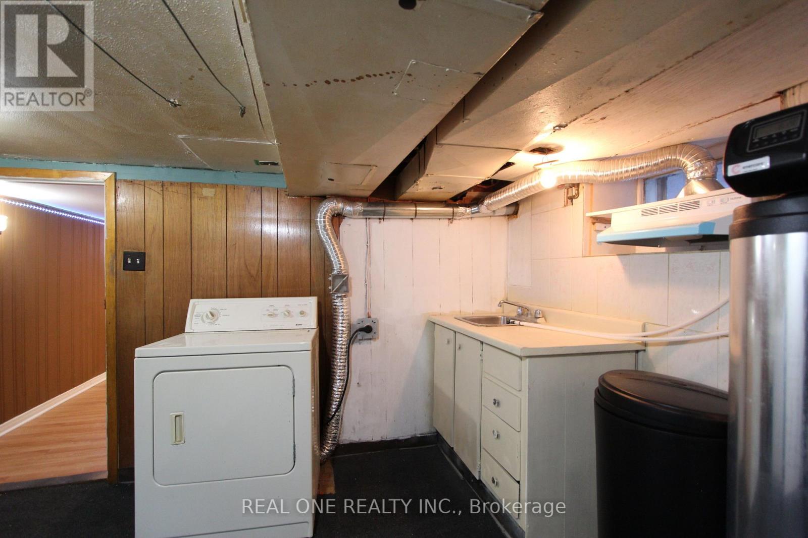 1943 Dufferin Street, Toronto, Ontario  M6E 3P8 - Photo 34 - C12749566