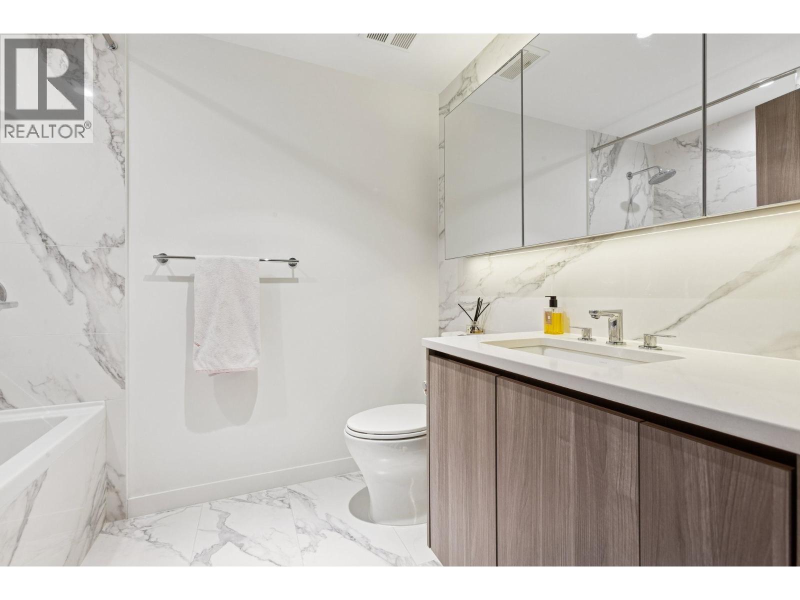 838 3328 No. 3 Road, Richmond, British Columbia  V6X 0X1 - Photo 11 - R3085205