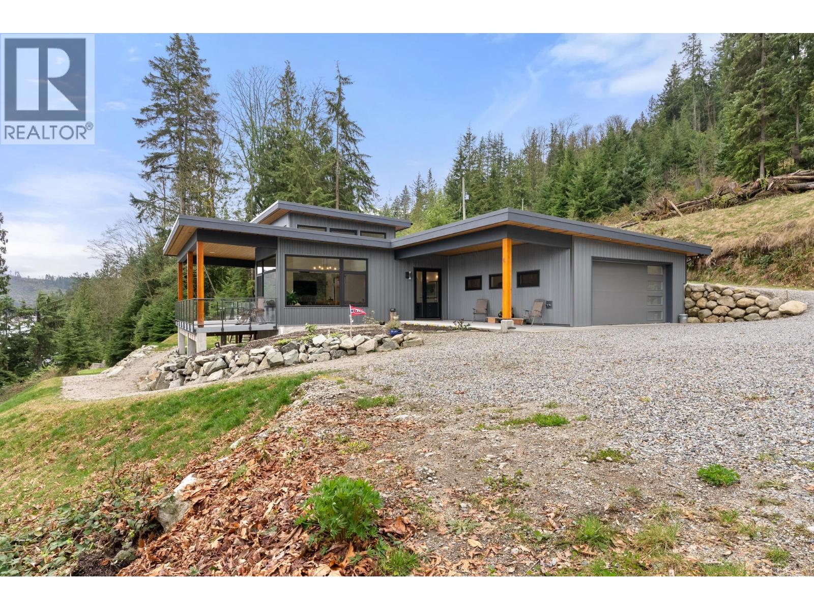 103 Witherby Road, Gibsons, British Columbia  V0N 1V6 - Photo 2 - R3085193