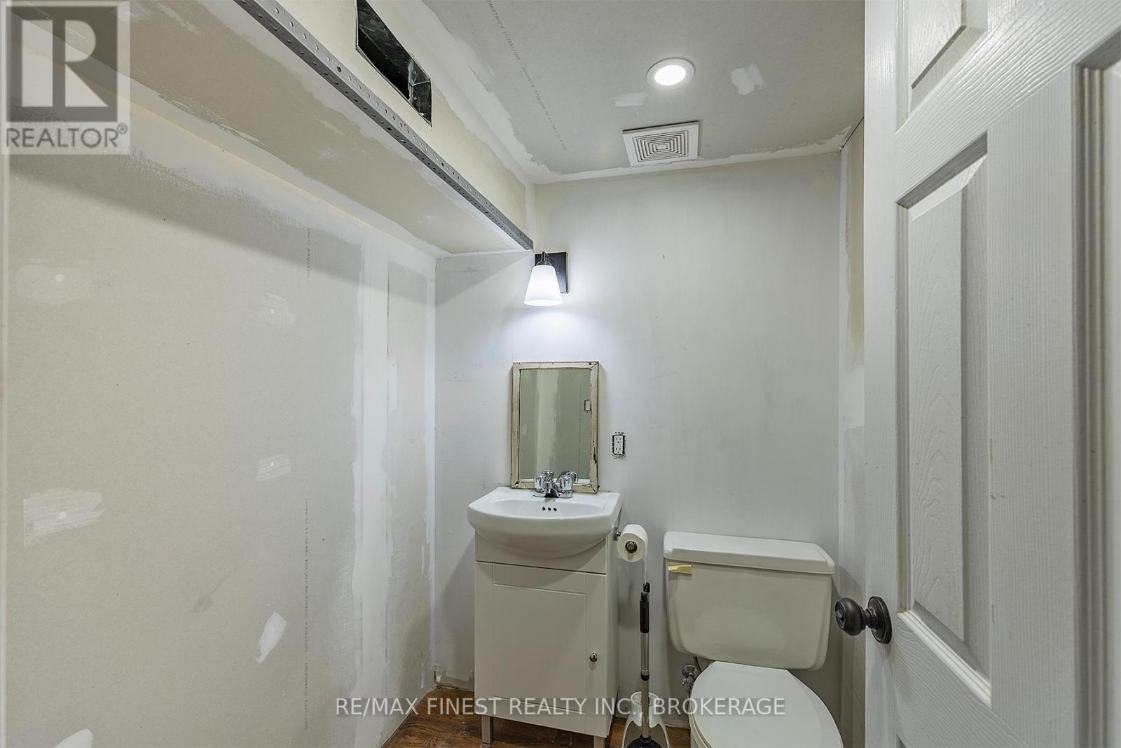 1523 Lake Road, Stone Mills, Ontario  K0K 1Z0 - Photo 35 - X12636264