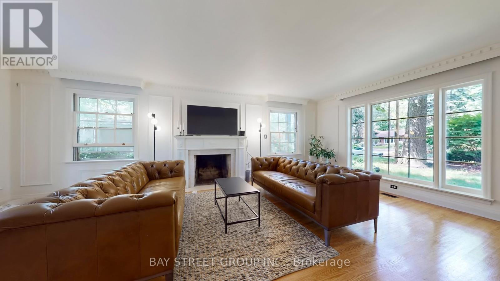 178 Breezy Pines Drive, Mississauga, Ontario  L5B 1B4 - Photo 3 - W12749616