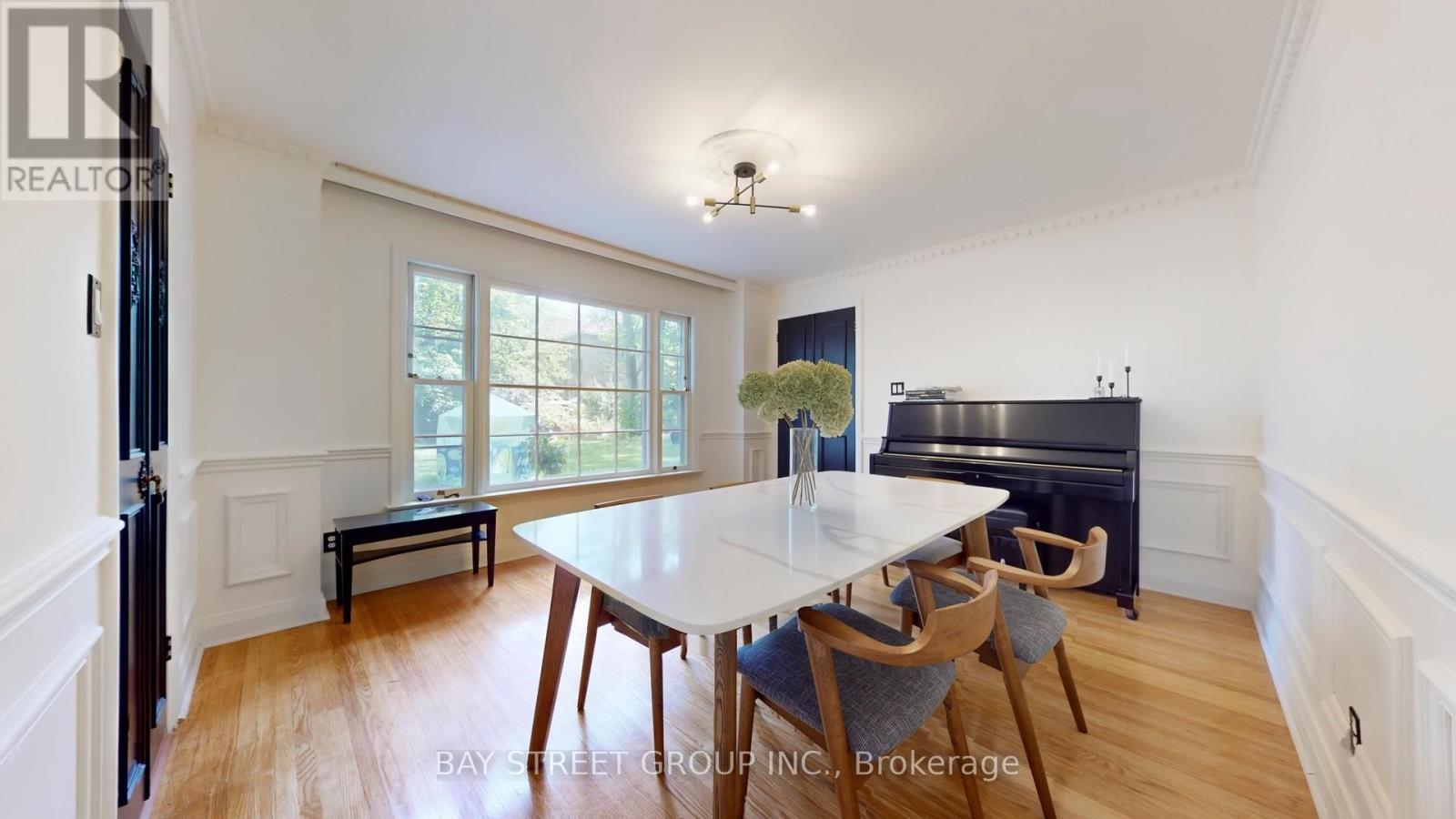 178 Breezy Pines Drive, Mississauga, Ontario  L5B 1B4 - Photo 5 - W12749616