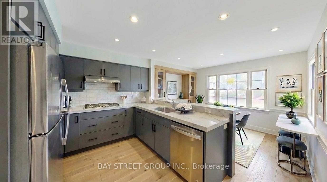 178 Breezy Pines Drive, Mississauga, Ontario  L5B 1B4 - Photo 8 - W12749616