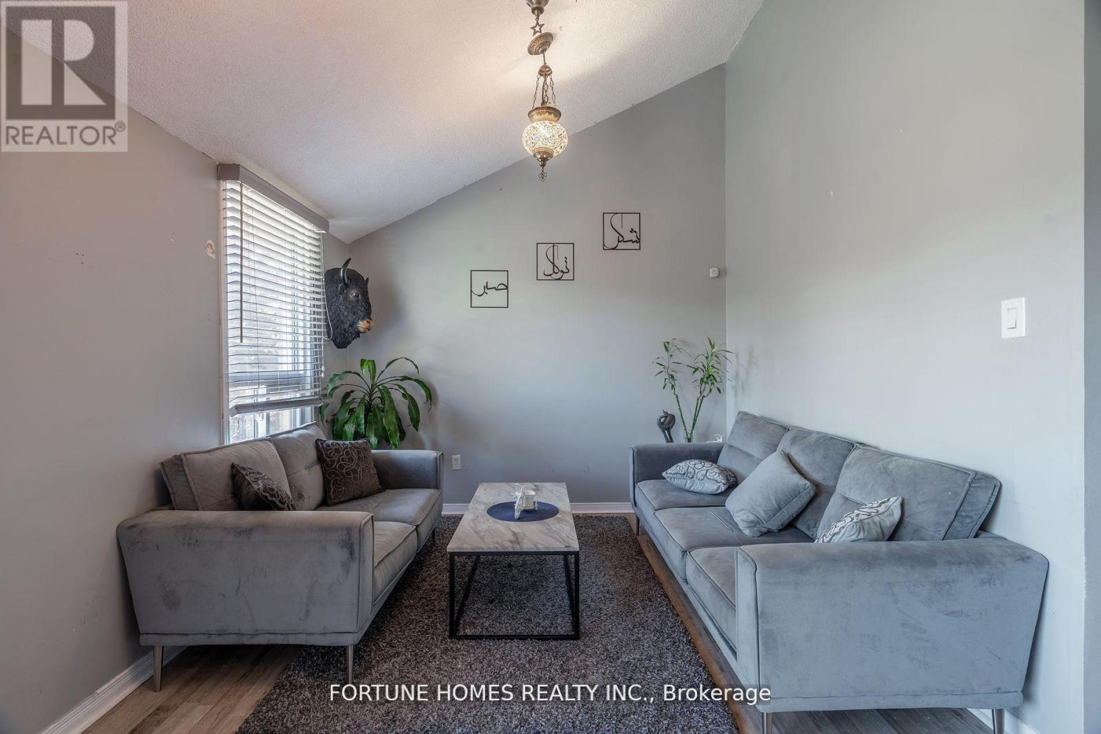 21 Garden Avenue, Brampton, Ontario  L6X 1M4 - Photo 16 - W12749620