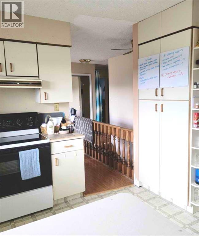 11719 103 Street, Peace River, Alberta  T8S 1M1 - Photo 11 - A2196377