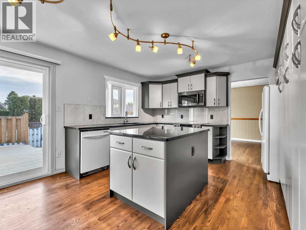 29 Rideau Close Se, Medicine Hat, Alberta  T1B 3X9 - Photo 7 - A2277925